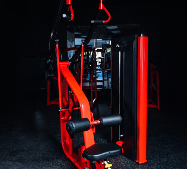 Diverging Lat Pulldown - Image 12